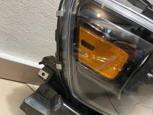 LAMPA FAR PREDNJA STRANA DESNA DODGE RAM 1500 19- OBIČNA USA P68316086AH