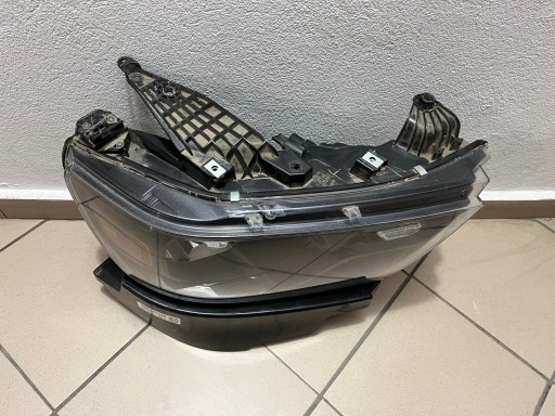 LAMPA FAR PREDNJA STRANA DESNA DODGE RAM 1500 19- OBIČNA USA P68316086AH
