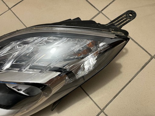 HYUNDAI IX20 IX-20 10- LAMPA FAR PREDNJA STRANA LIJEVA