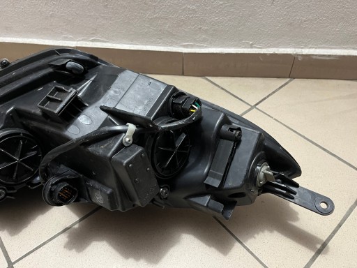 HYUNDAI IX20 IX-20 10- LAMPA FAR PREDNJA STRANA LIJEVA
