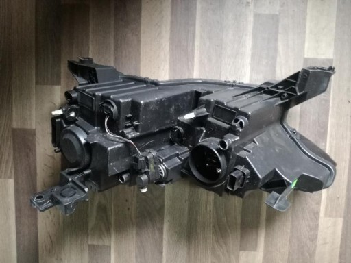 CITROEN DS3 DS-3 CROSSBACK LAMPA FAR PREDNJA STRANA