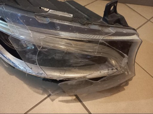 MERCEDES SPRINTER LED W910 LAMPA FAR PREDNJA DESNA STRANA MERCEDES SPRINTER LED W910 LAMPA FAR PREDNJA DESNA STRANA