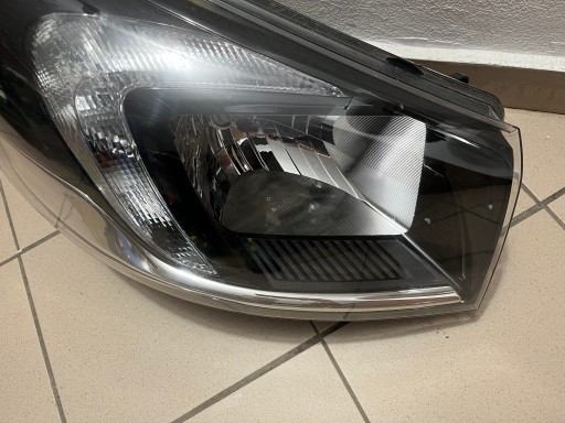 LAMPA FAR PREDNJA STRANA DESNA RENAULT TRAFIC III 3 OPEL VIVARO B II 260104643R LAMPA FAR PREDNJA STRANA DESNA RENAULT TRAFIC III 3 OPEL VIVARO B II 260104643R