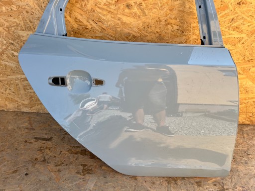 VOLVO V40 V-40 II 2 VRATA ZADNJA ZADNJI DESNA VOLVO V40 V-40 II 2 VRATA ZADNJA ZADNJI DESNA