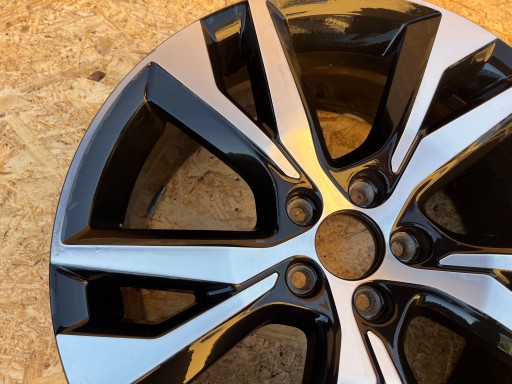 FELGA ALUMINIJSKA OE VOLVO V60 II S60 III 8X18 ET42 31471482 FELGA ALUMINIJSKA OE VOLVO V60 II S60 III 8X18 ET42 31471482