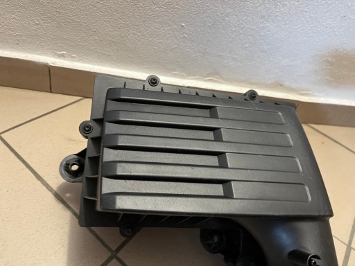 KUČIŠTE FILTERA ZRAKA SEAT AUDI SKODA VOLKSWAGEN VW 5Q0 KUČIŠTE FILTERA ZRAKA SEAT AUDI SKODA VOLKSWAGEN VW 5Q0