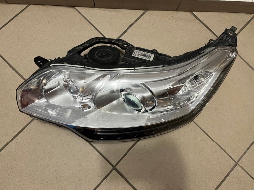 LAMPA FAR PREDNJA STRANA LIJEVA CITROEN C5 C-5 III 3 REDIZAJN XENON X7 11- 9674399580