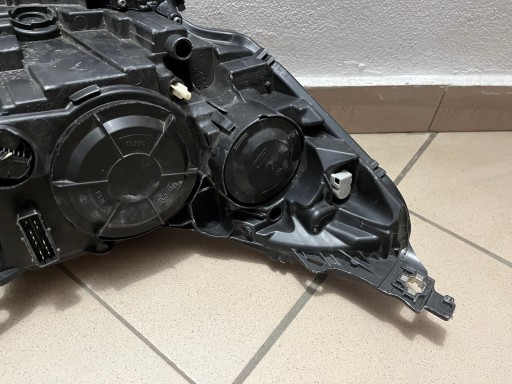 LAMPA FAR PREDNJA STRANA LIJEVA CITROEN C5 C-5 III 3 REDIZAJN XENON X7 11- 9674399580