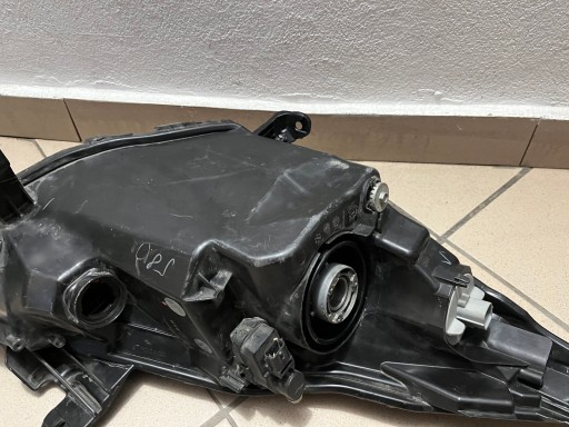 LAMPA FAR PREDNJA STRANA LIJEVA TOYOTA AYGO II 2