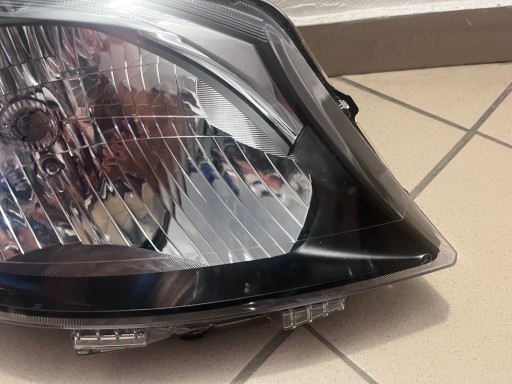 LAMPA FAR PREDNJA STRANA DESNA MERCEDES CITAN A415 W415 UK A4158202400 LAMPA FAR PREDNJA STRANA DESNA MERCEDES CITAN A415 W415 UK A4158202400