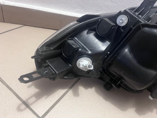 LAMPA FAR PREDNJA STRANA DESNA MERCEDES CITAN A415 W415 UK A4158202400 LAMPA FAR PREDNJA STRANA DESNA MERCEDES CITAN A415 W415 UK A4158202400