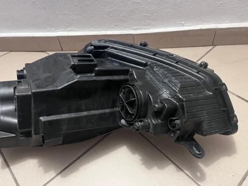 LAMPA FAR PREDNJA STRANA DESNA HYUNDAI IX20 IX-20 10-