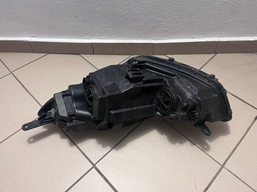 LAMPA FAR PREDNJA STRANA DESNA HYUNDAI IX20 IX-20 10-