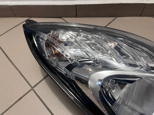 LAMPA FAR PREDNJA STRANA DESNA HYUNDAI IX20 IX-20 10-