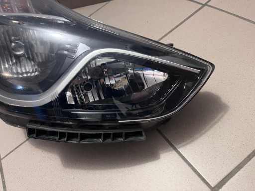 LAMPA FAR PREDNJA STRANA DESNA HYUNDAI IX20 IX-20 10-