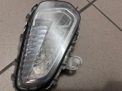 LAMPA FAR MAGLENKA PREDNJA STRANA DESNA VOLVO V40 V-40 II 2 31323116
