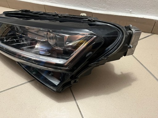 VOLVO V60 II S60 MID LED LAMPA FAR PREDNJA STRANA DESNA 32347007