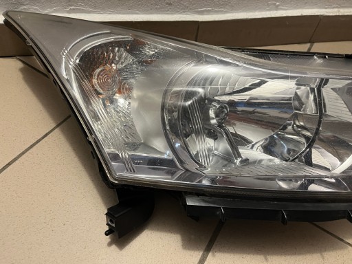 LAMPA FAR PREDNJA STRANA DESNA CHEVROLET CRUZE I 1 LAMPA FAR PREDNJA STRANA DESNA CHEVROLET CRUZE I 1