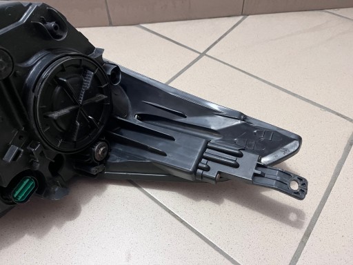 LAMPA FAR PREDNJA STRANA LIJEVA HYUNDAI I40 I-40 XENON ZELENA UTOR 92101-3Z000