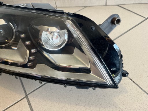 VOLKSWAGEN VW PASSAT B7 B-7 BI XENON LAMPA FAR PREDNJA STRANA DESNA 3AB941754 VOLKSWAGEN VW PASSAT B7 B-7 BI XENON LAMPA FAR PREDNJA STRANA DESNA 3AB941754