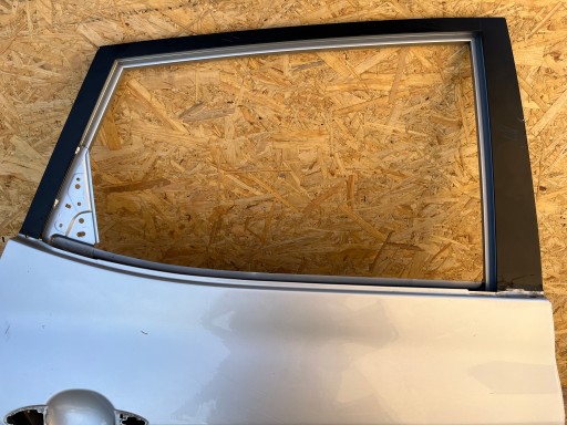 HYUNDAI IX20 IX-20 10- VRATA ZADNJA ZADNJI DESNA
