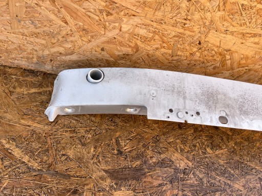 GREDA BRANIKA PREDNJA STRANA VOLVO V60 II 2 S60 III 3 17- 32234656 GREDA BRANIKA PREDNJA STRANA VOLVO V60 II 2 S60 III 3 17- 32234656