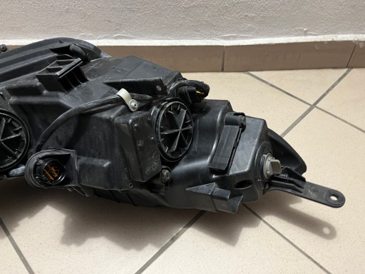 HYUNDAI IX20 IX-20 10- LAMPA FAR PREDNJA STRANA LIJEVA HYUNDAI IX20 IX-20 10- LAMPA FAR PREDNJA STRANA LIJEVA