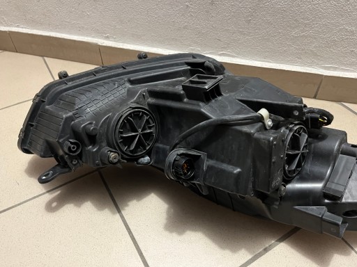 HYUNDAI IX20 IX-20 10- LAMPA FAR PREDNJA STRANA LIJEVA HYUNDAI IX20 IX-20 10- LAMPA FAR PREDNJA STRANA LIJEVA