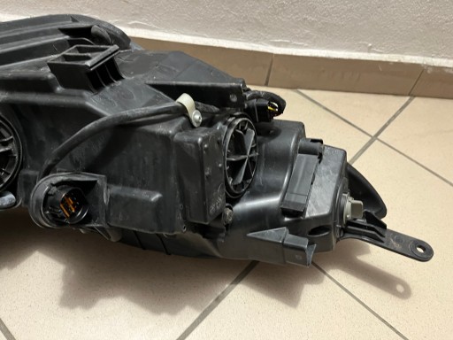 HYUNDAI IX20 IX-20 10- LAMPA FAR PREDNJA STRANA LIJEVA HYUNDAI IX20 IX-20 10- LAMPA FAR PREDNJA STRANA LIJEVA