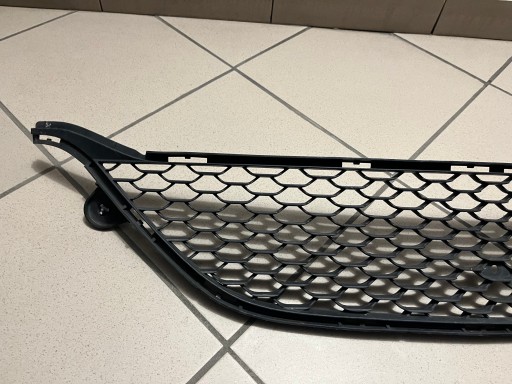 MREŽICA SREDNJA BRANIKA MERCEDES CLS W257 A257 AMG