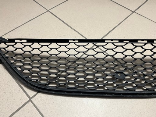 MREŽICA SREDNJA BRANIKA MERCEDES CLS W257 A257 AMG