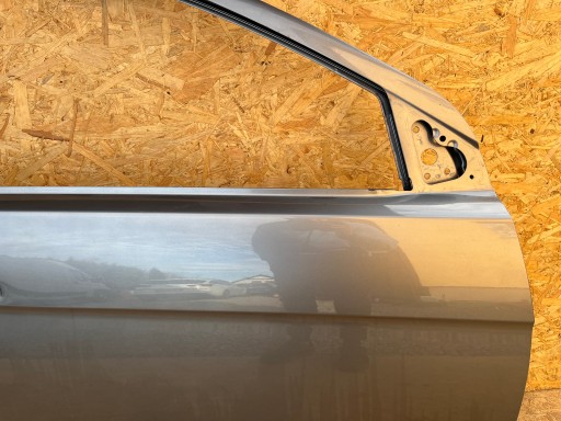 MITSUBISHI LANCER VRATA DESNA PREDNJA STRANA MITSUBISHI LANCER VRATA DESNA PREDNJA STRANA