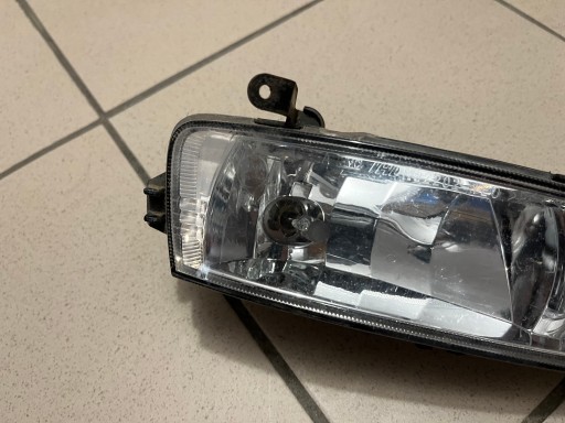 HYUNDAI ACCENT LAMPA FAR MAGLENKA PREDNJA STRANA DESNA