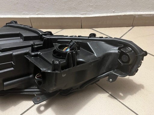 TOYOTA CAMRY VII 8 LED 17- LAMPA FAR PREDNJA STRANA DESNA