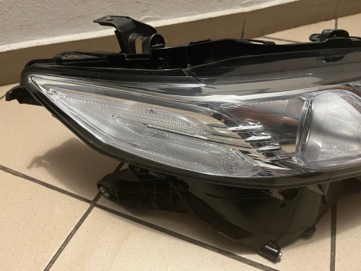 TOYOTA CAMRY VII 8 LED 17- LAMPA FAR PREDNJA STRANA DESNA