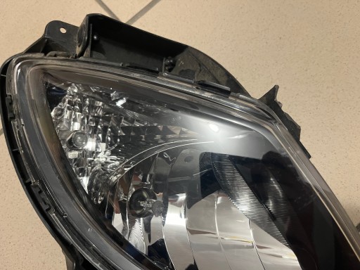 HYUNDAI IX20 IX-20 10- LAMPA FAR MAGLENKA DESNA STRANA