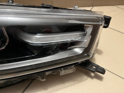 TOYOTA HILUX FULL LED 20- LAMPA FAR PREDNJA STRANA DESNA 1EJ-923368