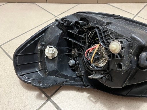 HYUNDAI ACCENT LAMPA FAR PREDNJA STRANA DESNA 92102-1E000