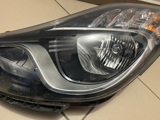 HYUNDAI IX20 IX-20 10- LAMPA FAR PREDNJA STRANA LIJEVA
