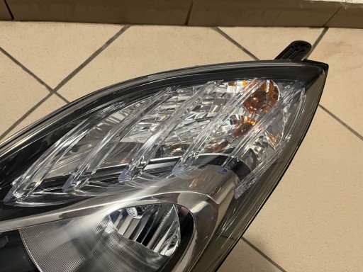 HYUNDAI IX20 IX-20 10- LAMPA FAR PREDNJA STRANA LIJEVA