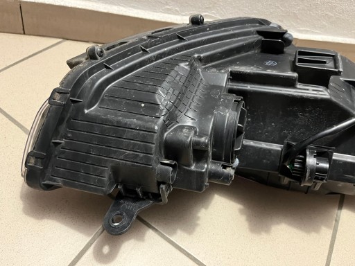 HYUNDAI IX20 IX-20 10- LAMPA FAR PREDNJA STRANA LIJEVA