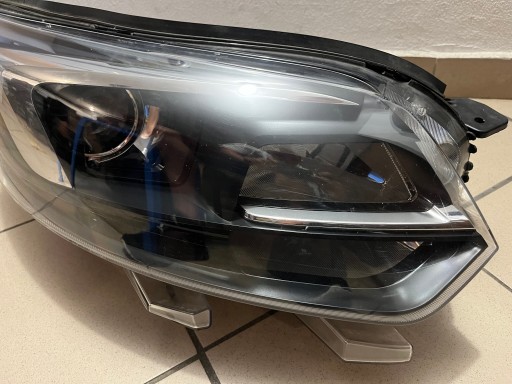 OPEL VIVARO C ZAFIRA D LIFE XENON LAMPA FAR PREDNJA DESNA STRANA 9832836480