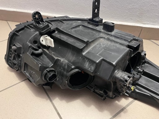 LAMPA FAR PREDNJA STRANA LIJEVA HYUNDAI I40 I-40 REDIZAJN LED 92101-3ZXXX