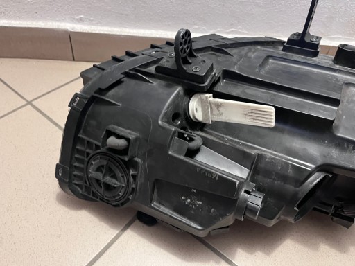 LAMPA FAR PREDNJA STRANA LIJEVA HYUNDAI I40 I-40 REDIZAJN LED 92101-3ZXXX