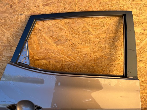 VRATA ZADNJA ZADNJI DESNA HYUNDAI IX20 IX-20 10-