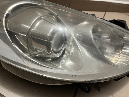LAMPA FAR PREDNJA STRANA DESNA PEUGEOT 307 P307 REDIZAJN LAMPA FAR PREDNJA STRANA DESNA PEUGEOT 307 P307 REDIZAJN