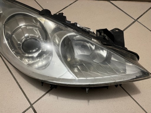LAMPA FAR PREDNJA STRANA DESNA PEUGEOT 307 P307 REDIZAJN LAMPA FAR PREDNJA STRANA DESNA PEUGEOT 307 P307 REDIZAJN