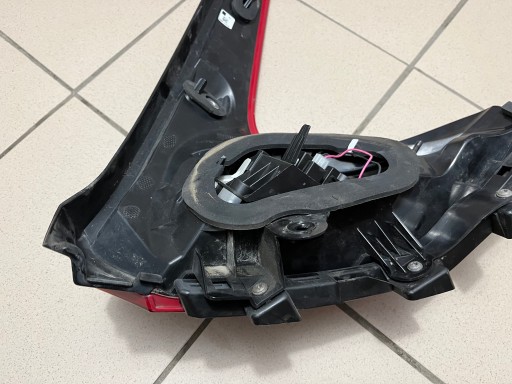 LAMPA FAR ZADNJA  ZADNJI LIJEVA STRANA VOLVO V40 V-40 II 2 12- 31395844