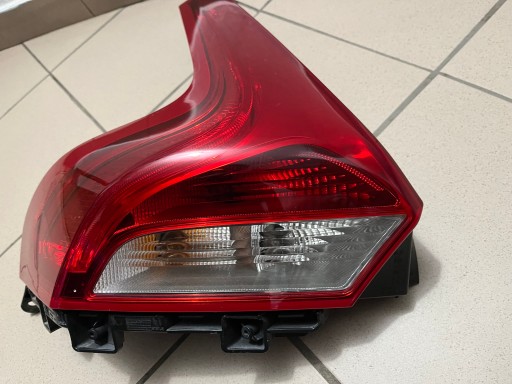 LAMPA FAR ZADNJA  ZADNJI LIJEVA STRANA VOLVO V40 V-40 II 2 12- 31395844