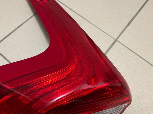 LAMPA FAR ZADNJA  ZADNJI LIJEVA STRANA VOLVO V40 V-40 II 2 12- 31395844